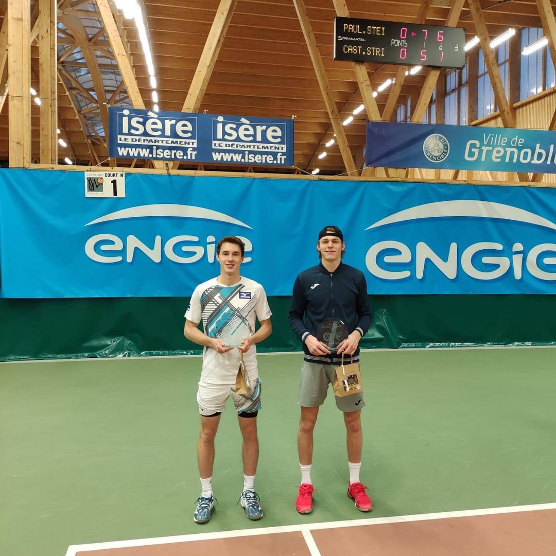 Yannick Steinegger (re im Bild), Sieg im Doppel (mit Jakub Paul, CH) ITF Turnier M15, Grenoble